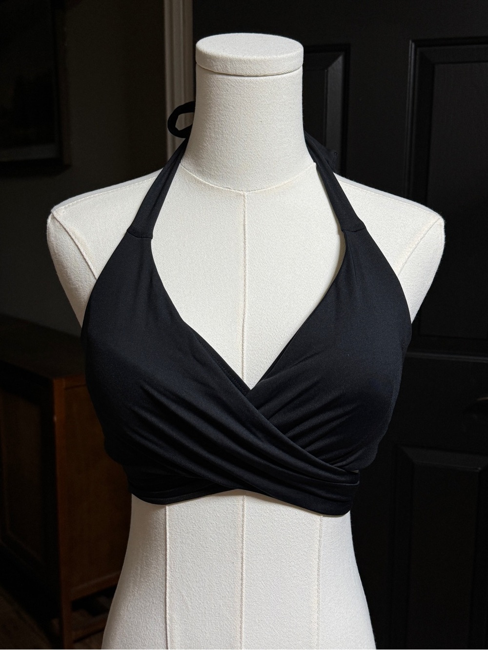 {Athleta} Black Halter Bra Cup Wrap Bikini Swimsuit Bathing Suit Top WSM9
